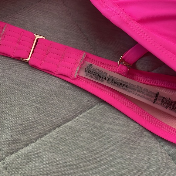 Victoria Secret Swim set  36B and  NWT bottom L - Picture 5 of 9